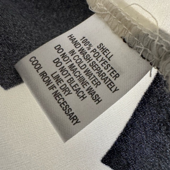 Black and White, Retro Style , Geometric Pattern, Cropped Button Down, Blouse - Picture 2 of 7